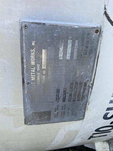 Used Used Circleville Metal Works approximately 750 gallon 304 stainless steel vertical mix tank
