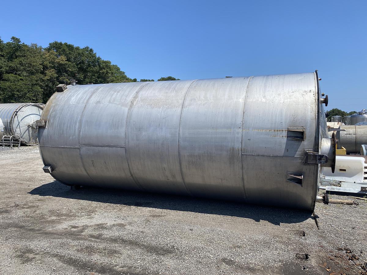 Used Used Industrial Air Inc. approximately 10,000 gallon stainless steel storage tank