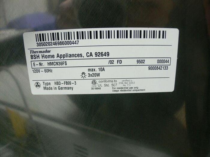 Used Thermador HMCN36FS 36" Masterpiece Series Pyramidal Style Chimney Wall Hood