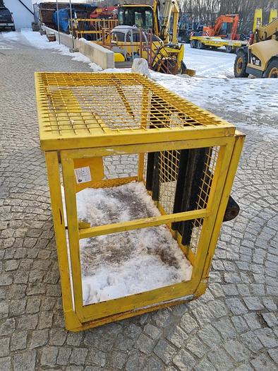 Used ARBEITSKORB mit CAT TH Aufnahme und Palettengabel Aufnahme