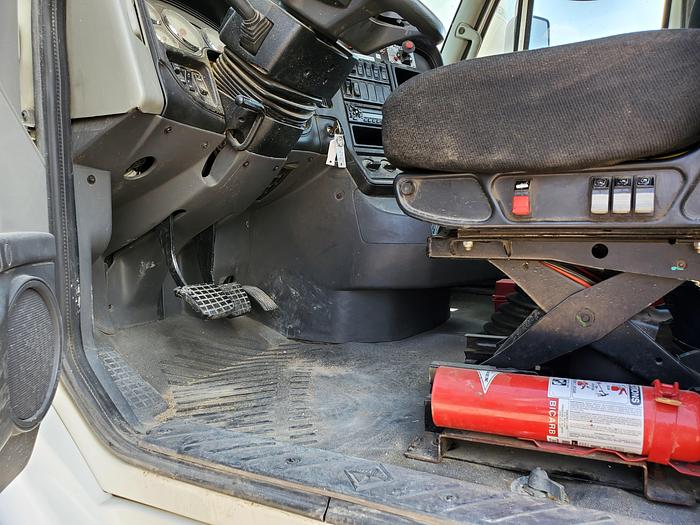 Used 2013 International ProStar Semi Truck