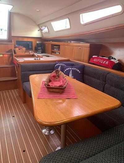 Used 2004 Hunter 33