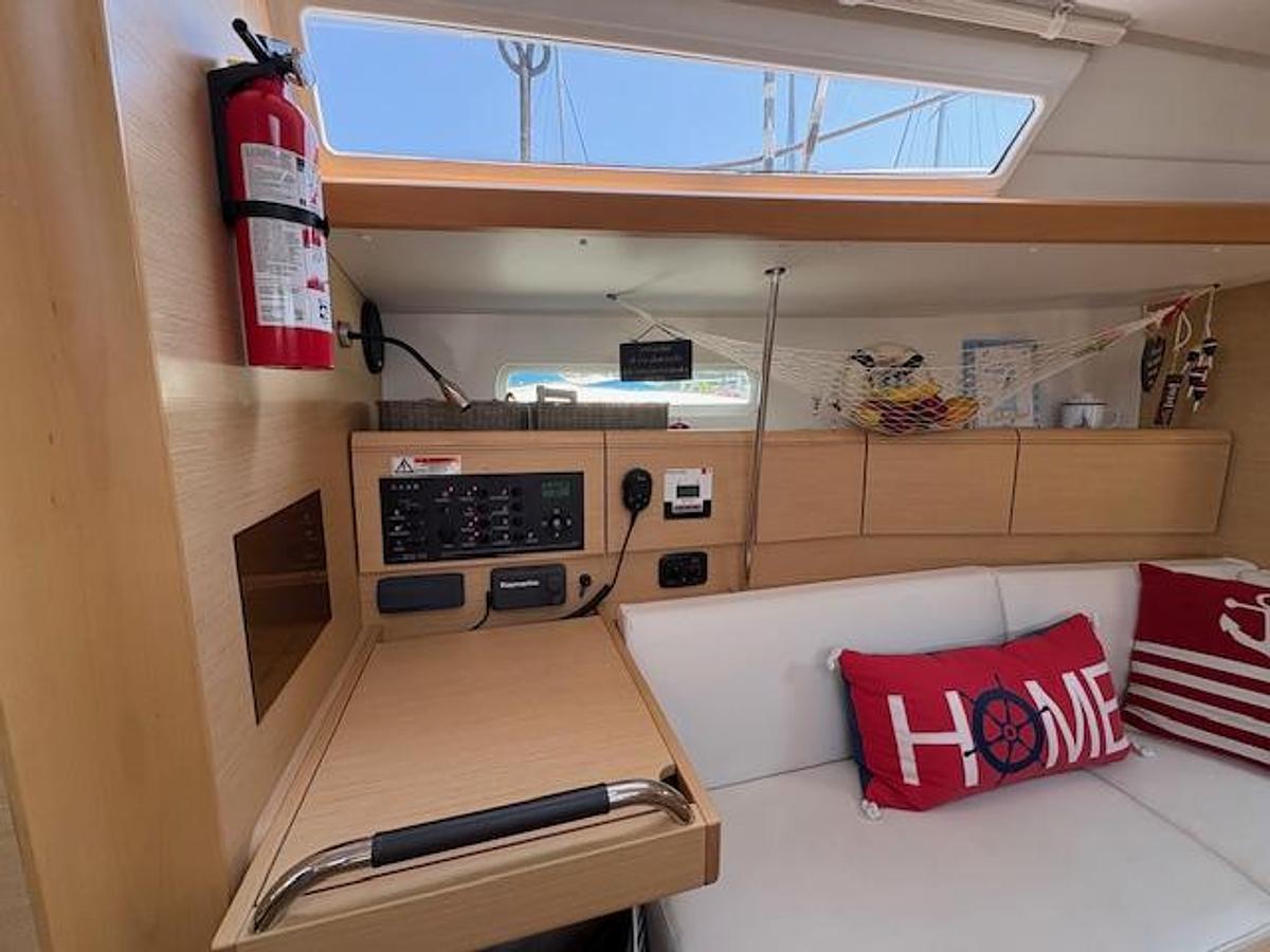 Used 2018 Jeanneau Sun Odyssey 389