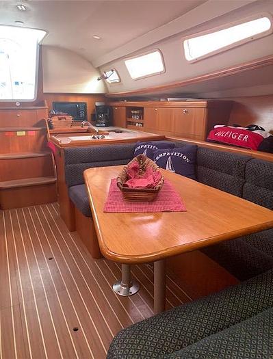 Used 2004 Hunter 33