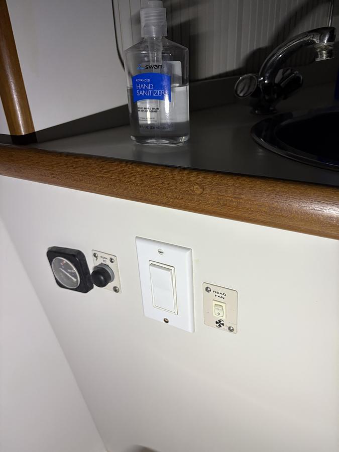 Used 1994 Carver 390 AC