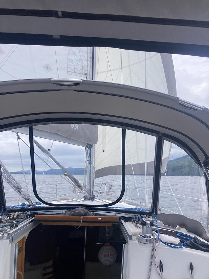 Used 1992  Hunter 33.5