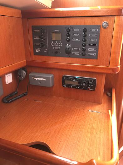 Used 2011 Beneteau Oceanis 31