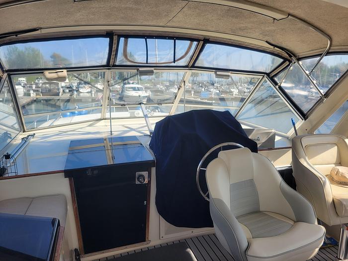 Used 1986 Chris-Craft Catalina 381