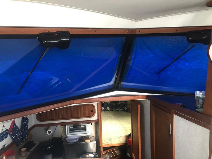 Used 1991 Carver 32 Aft Cabin