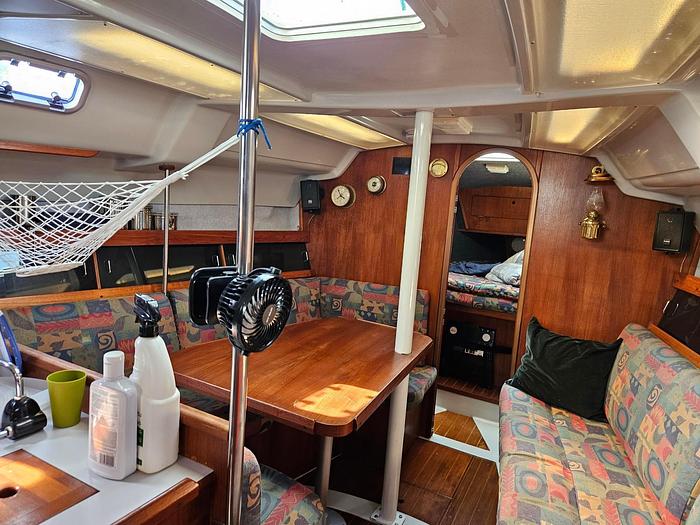 Used 1988 Hunter 35.5 Legend