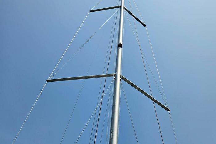 Used 2012 Beneteau Oceanis 37