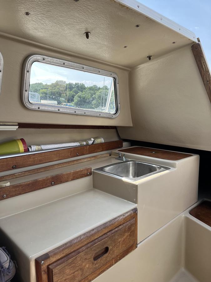 Used 1981 Catalina 22 fin keel