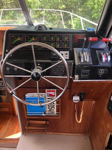 Used 1986 Bayliner 3270 Motoryacht