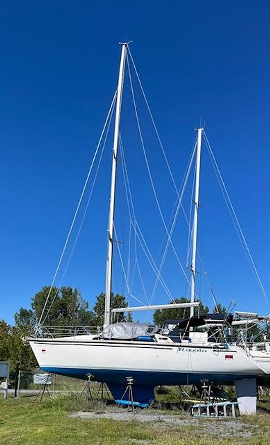 Used 1988 Hunter 35.5 Legend