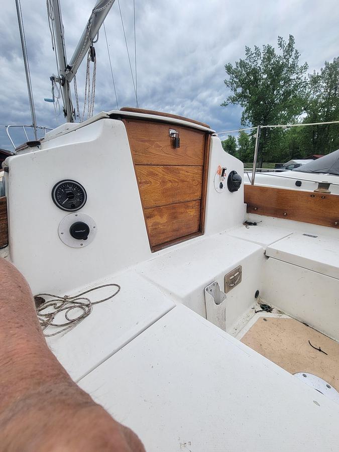 Used 1981 Cape Dory 25
