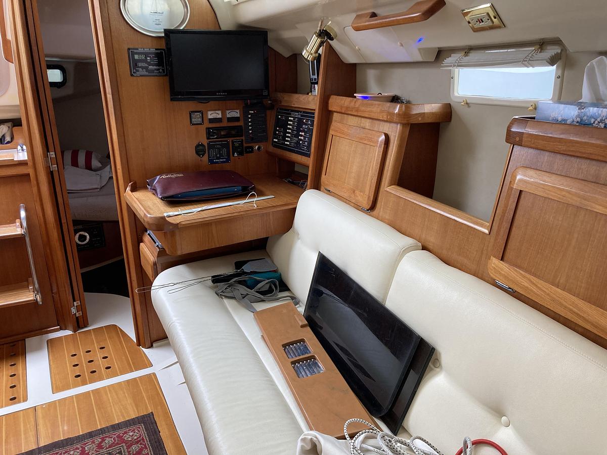 Used 1992  Hunter 33.5