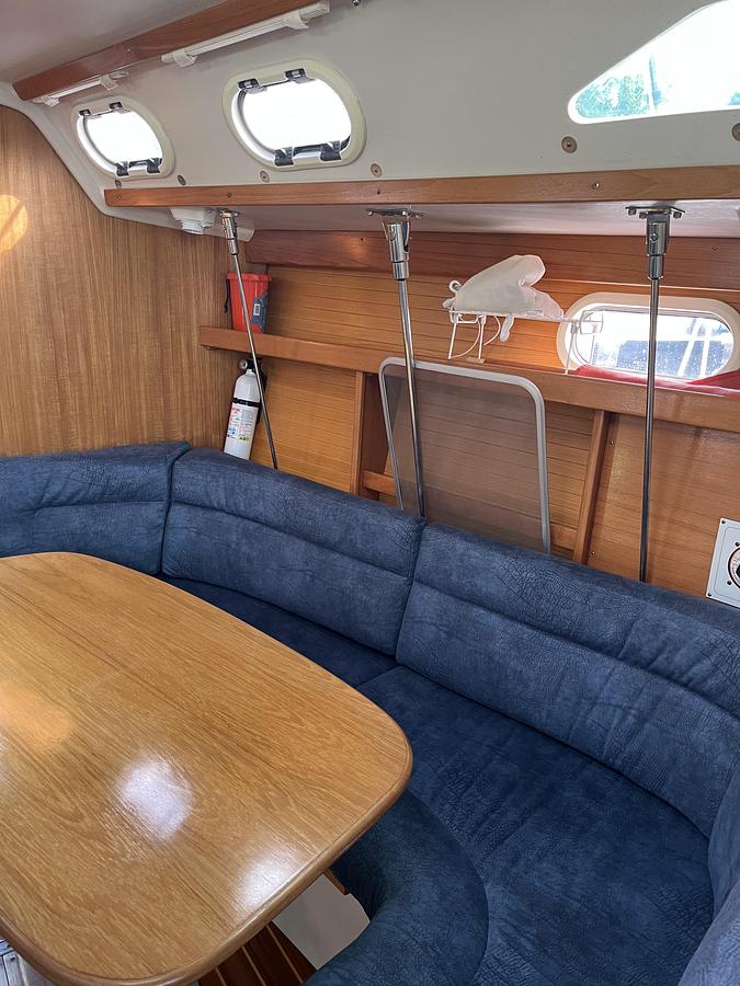 Used 2000 Catalina 320