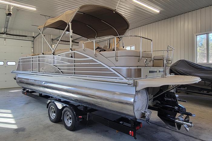 Used 2011 Bennington 2575 RCW 3 I/O