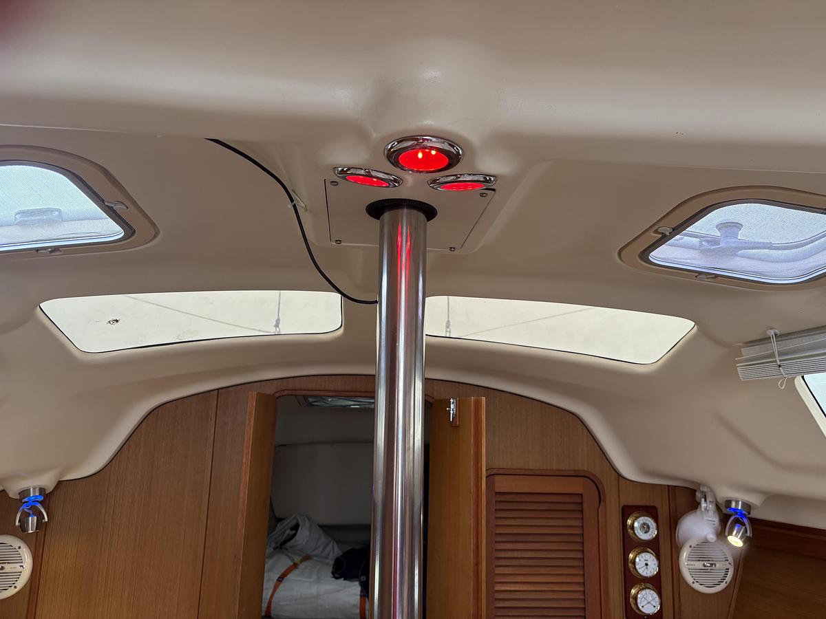 Used 1997 Hunter 310