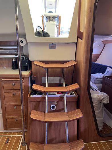 Used 2010 Catalina 350