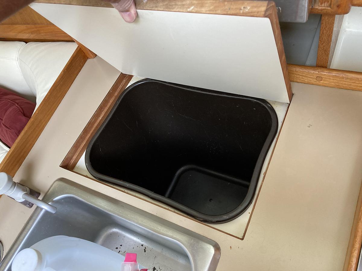 Used 1992  Hunter 33.5