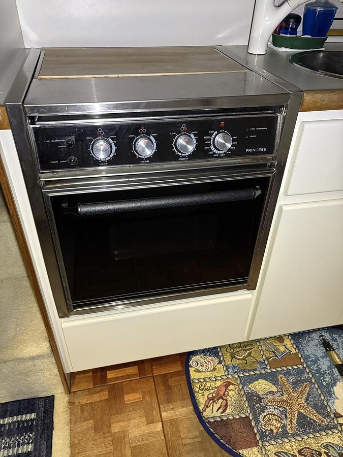 Used 1994 Carver 390 AC