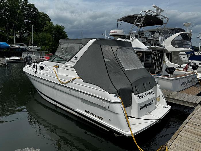 Used 2000 Wellcraft  3200 Martinique