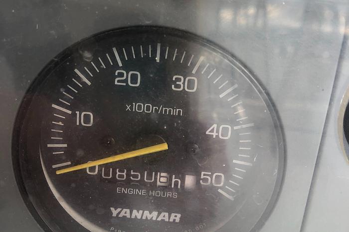 Used 2004 Hunter 33