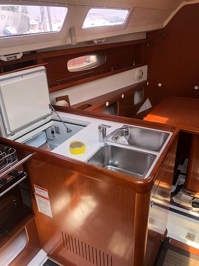 Used 2011 Beneteau Oceanis 31