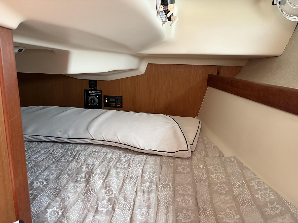 Used 1997 Hunter 310