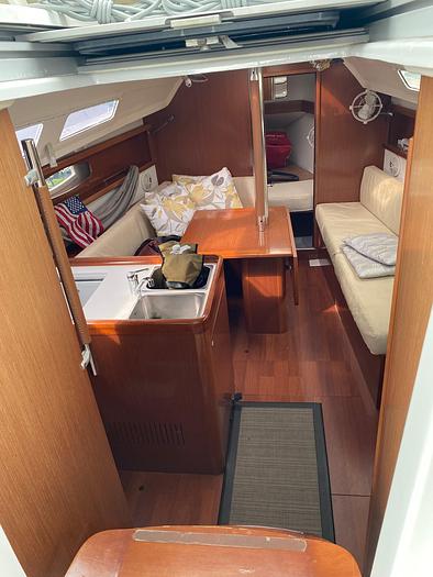 Used 2011 Beneteau Oceanis 31