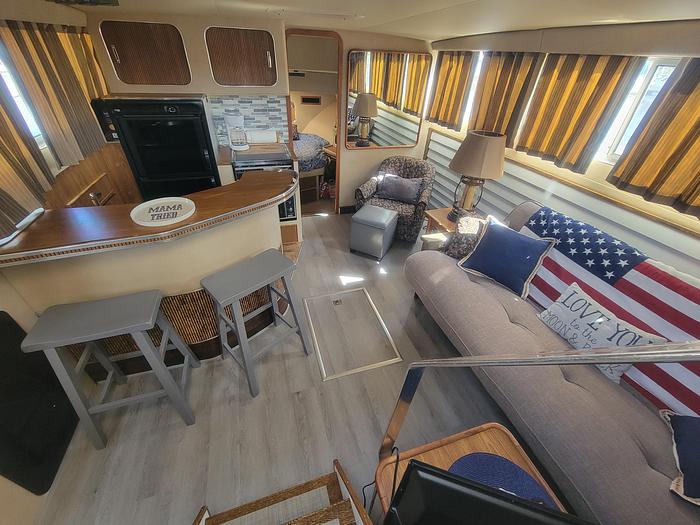 Used 1986 Chris-Craft Catalina 381