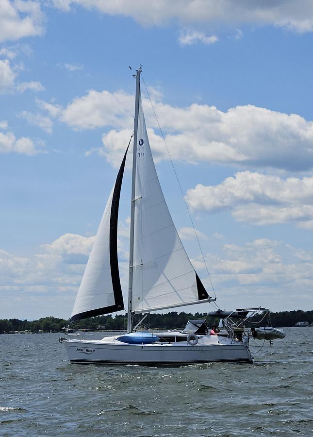 Used 2012 Hunter e 33