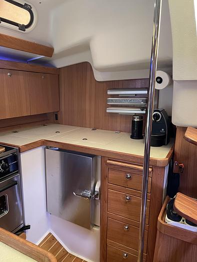 Used 2010 Catalina 350