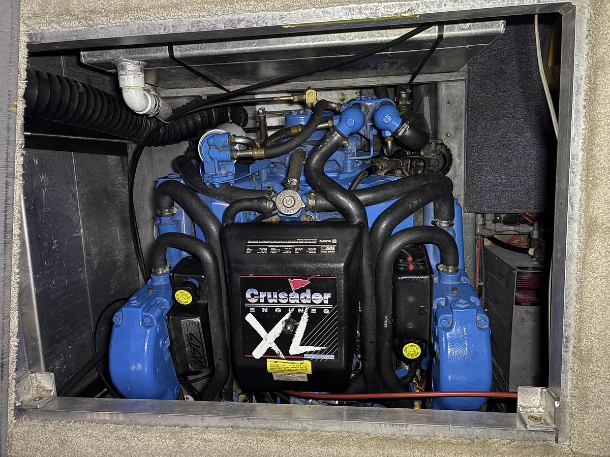 Used 1994 Carver 390 AC