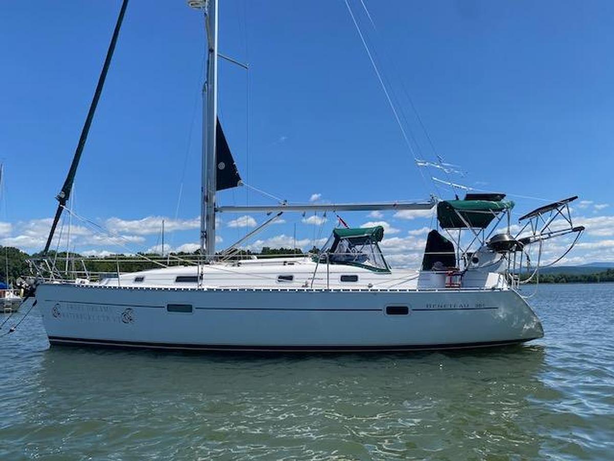 Used 2003 Beneteau 361