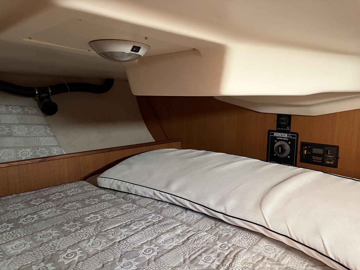 Used 1997 Hunter 310