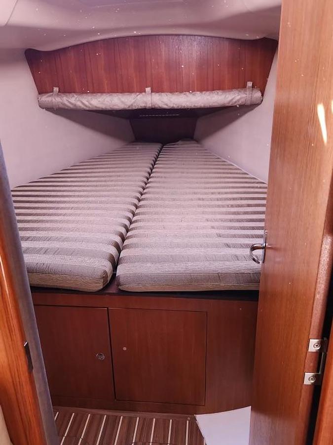 Used 2006 Hunter 33