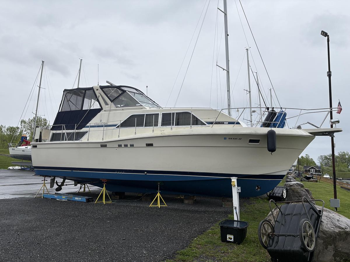 Used 1986 Chris-Craft Catalina 381