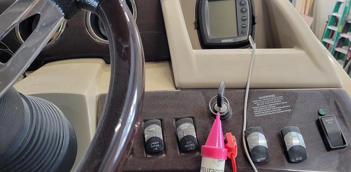 Used 2011 Bennington 2575 RCW 3 I/O