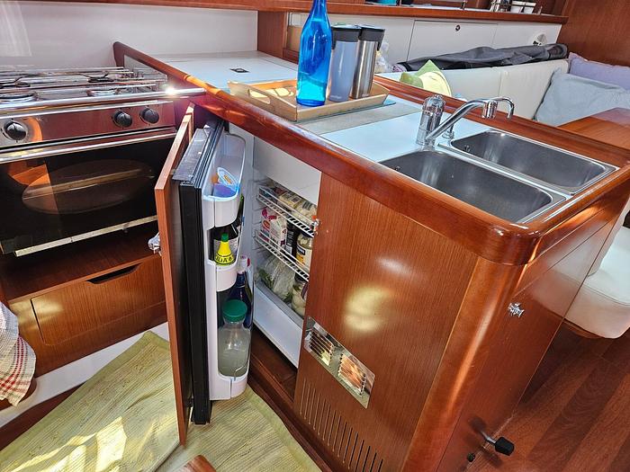 Used 2012 Beneteau Oceanis 37