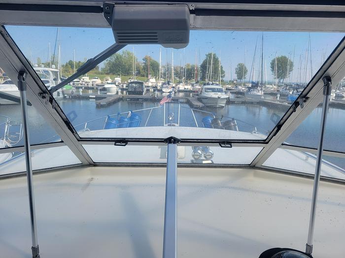 Used 1986 Chris-Craft Catalina 381