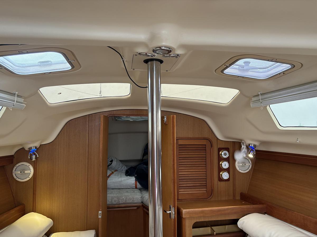 Used 1997 Hunter 310