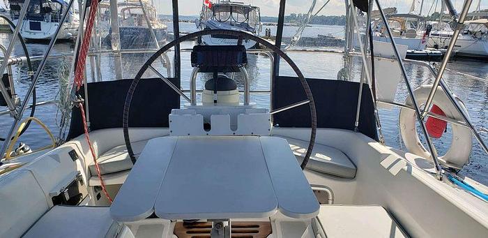 Used 1988 Hunter 35.5 Legend