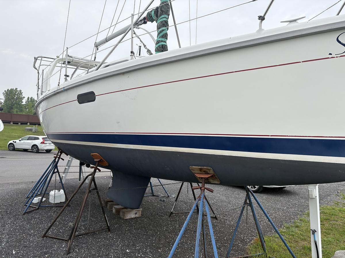 Used 1997 Hunter 310