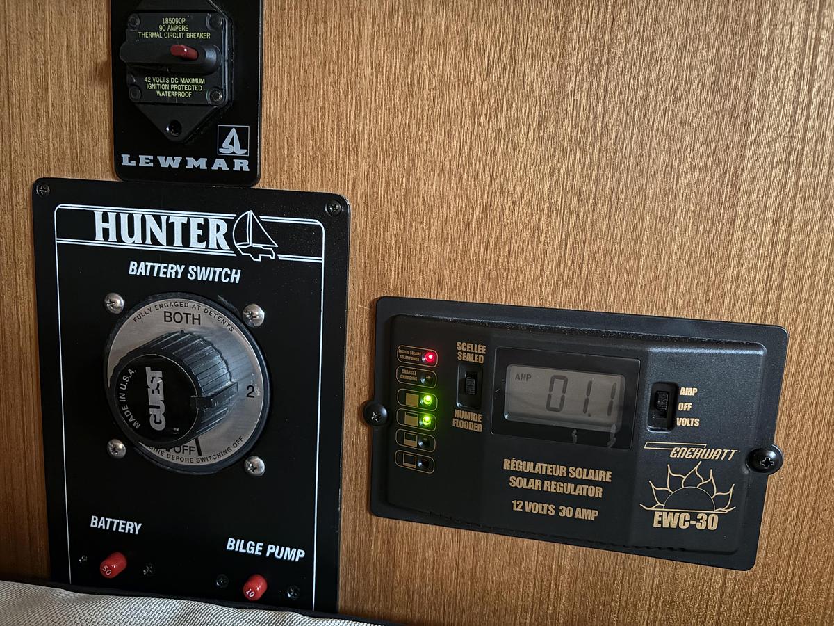 Used 1997 Hunter 310