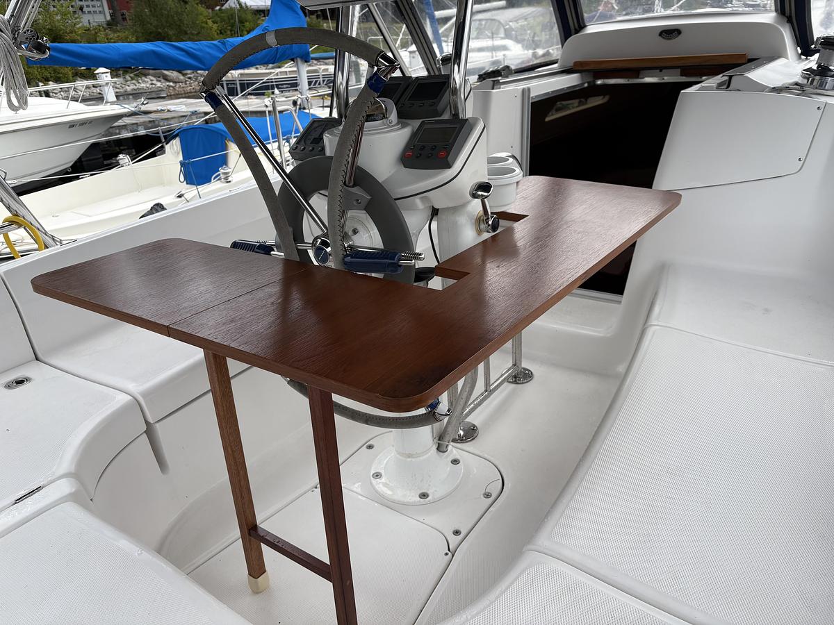Used 2006 Hunter 33