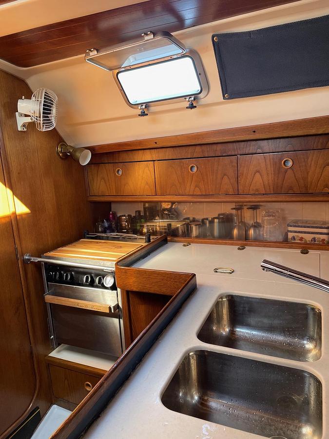 Used 1990 Beneteau Oceanis 350