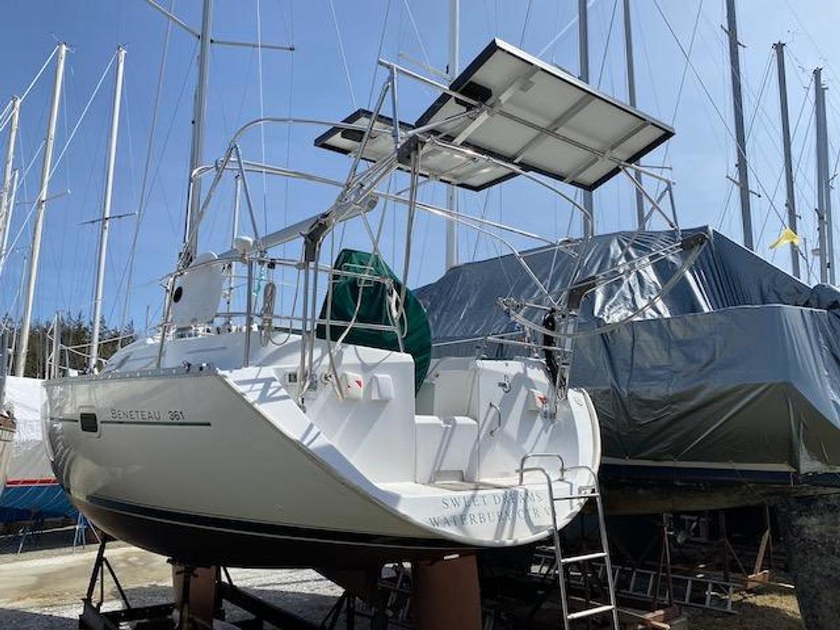 Used 2003 Beneteau 361