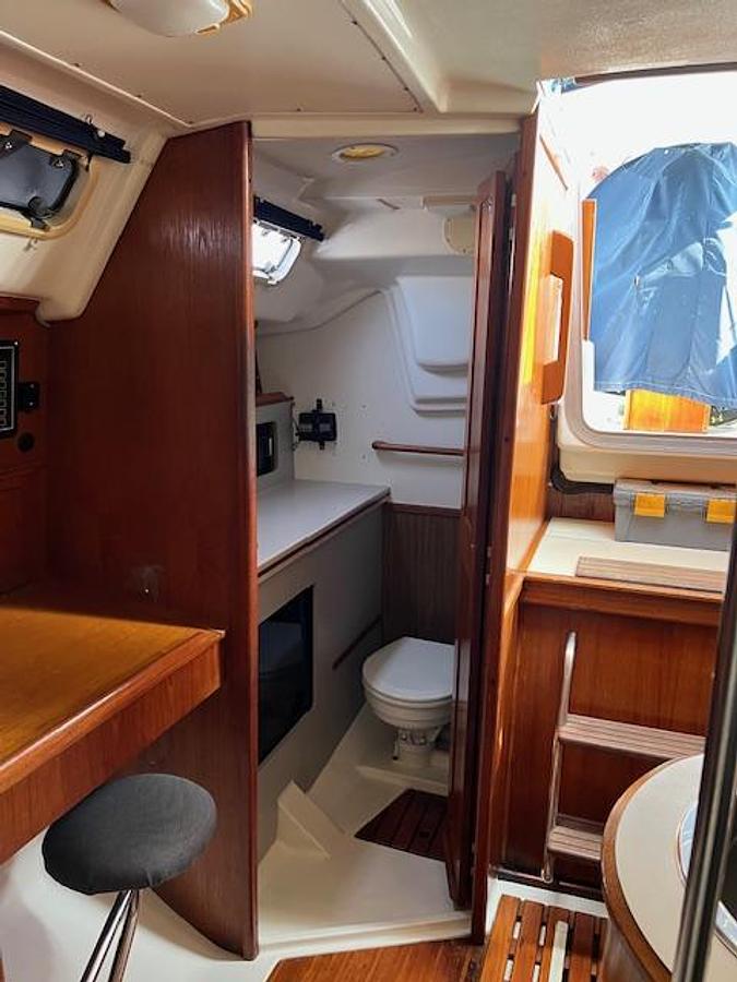 Used 1988 Hunter 35.5 Legend